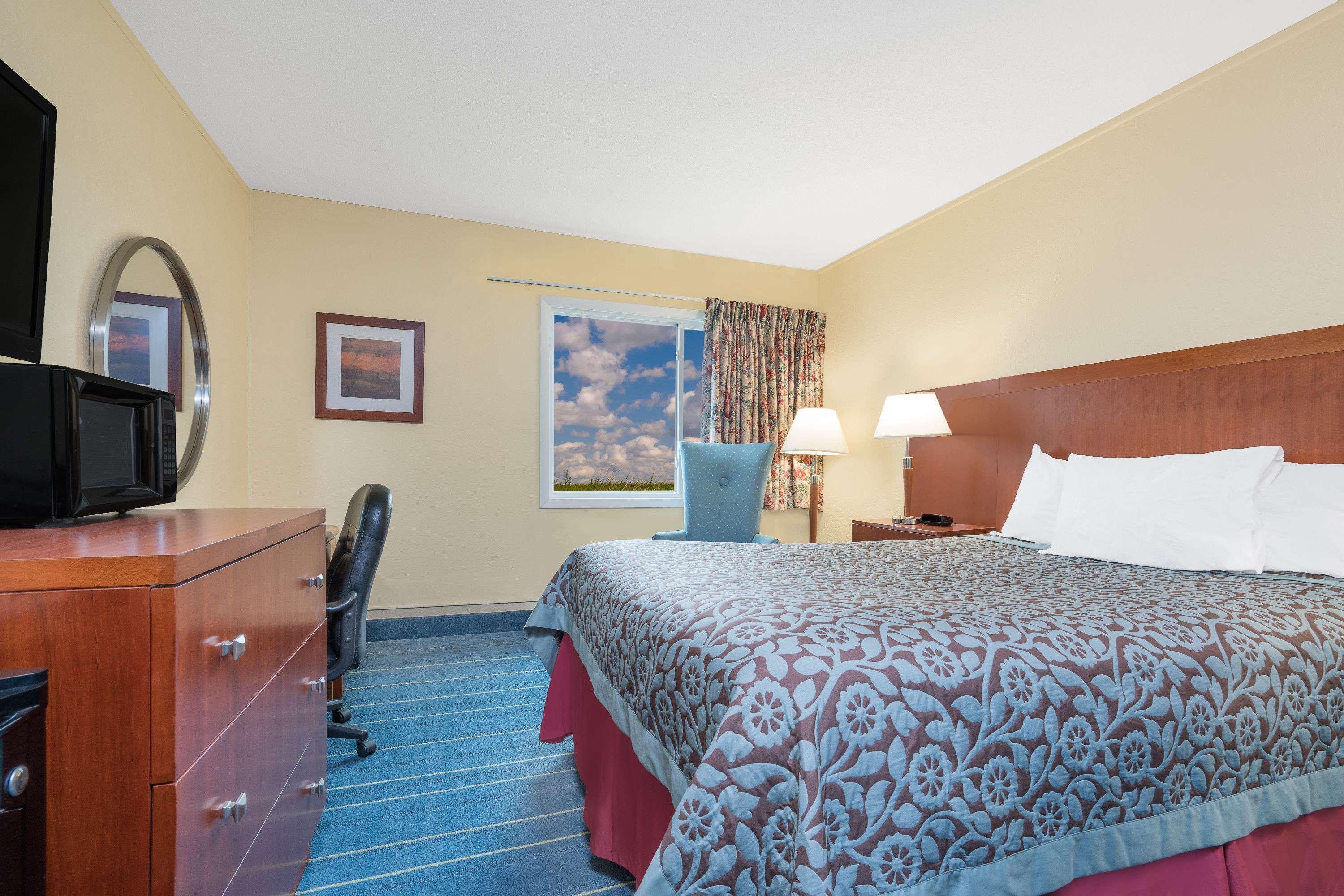 Days Inn By Wyndham Alexandria Mn Eksteriør billede