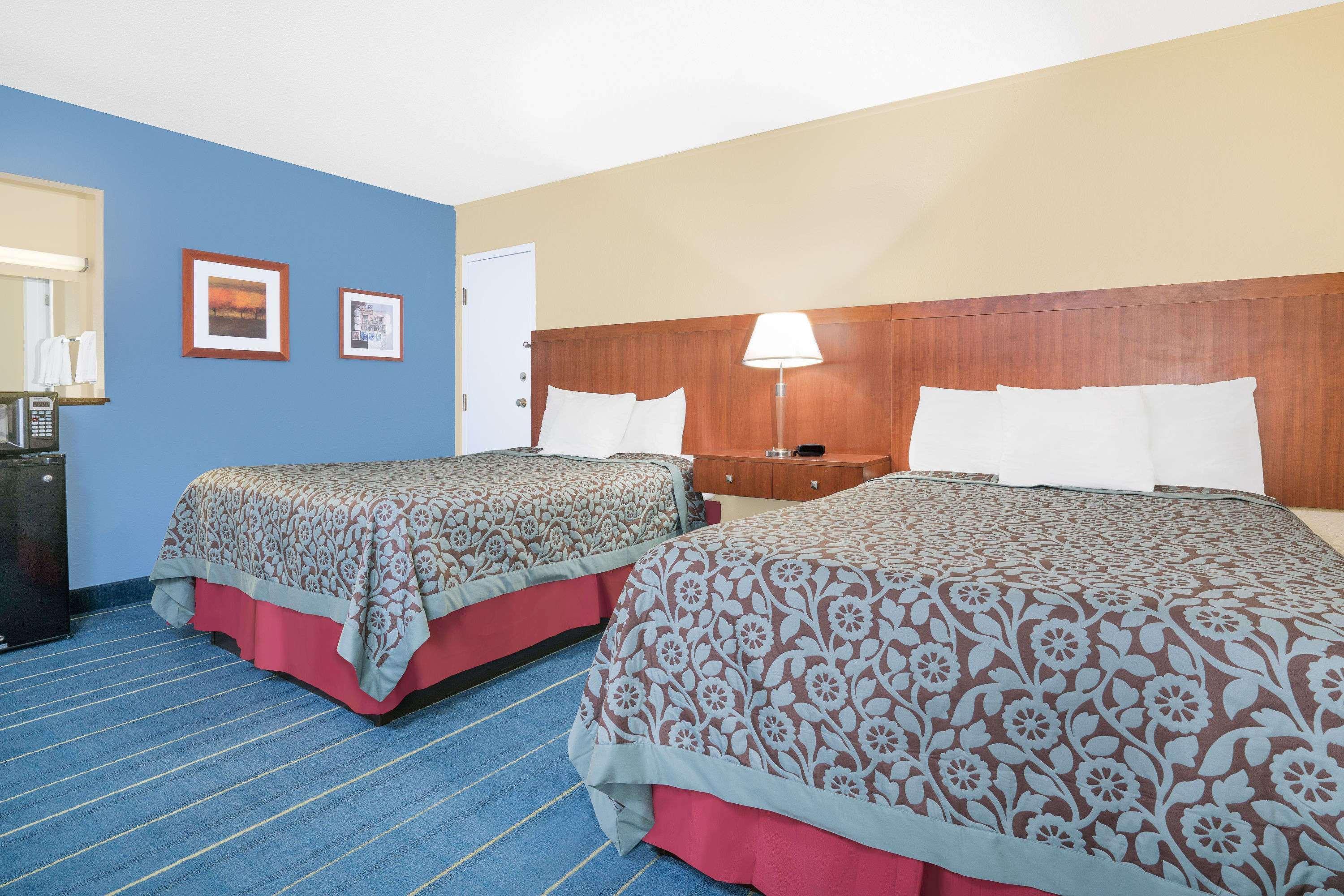 Days Inn By Wyndham Alexandria Mn Eksteriør billede