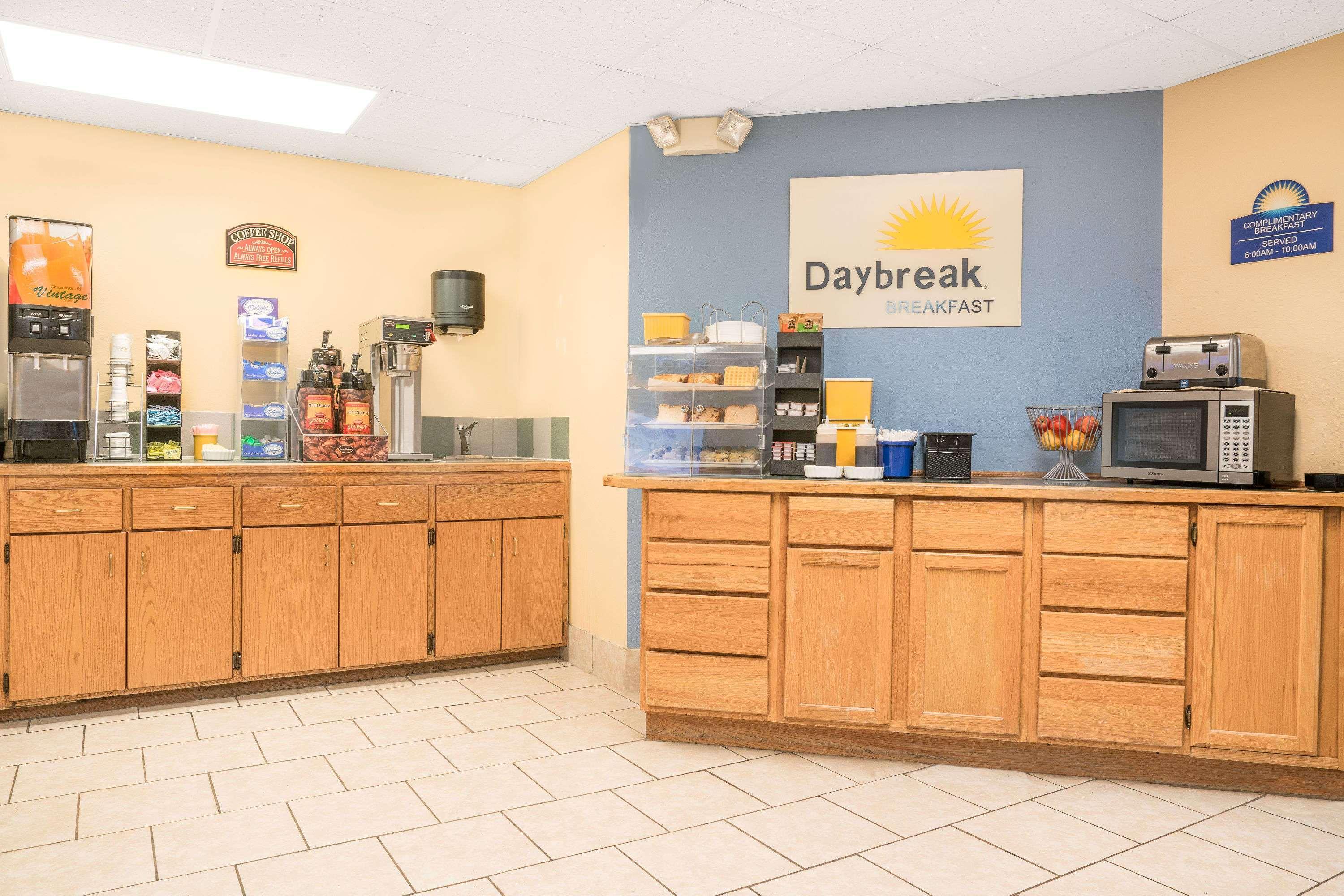 Days Inn By Wyndham Alexandria Mn Eksteriør billede