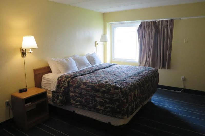 Days Inn By Wyndham Alexandria Mn Eksteriør billede